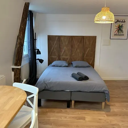 Apartment Sceaux - De Charme Dans Maison