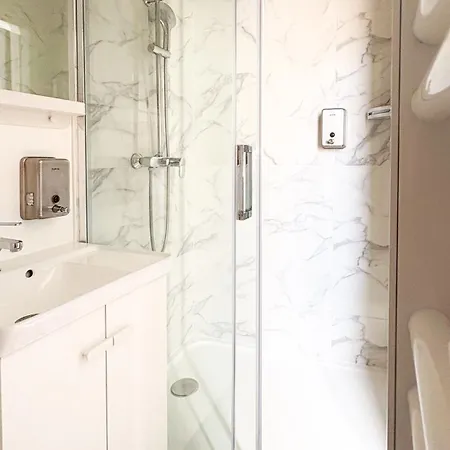 - Locations Climatisees Dans Maison De Charme Апартаменты
