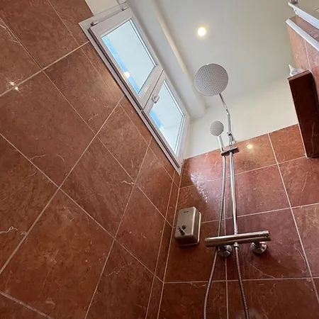 Apartment - Locations Climatisees Dans Maison De Charme