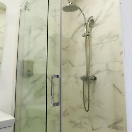 - Locations Dans Maison De Charme * Sceaux (Hauts-de-Seine)