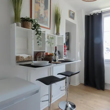 - Locations Climatisees Dans Maison De Charme Apartment