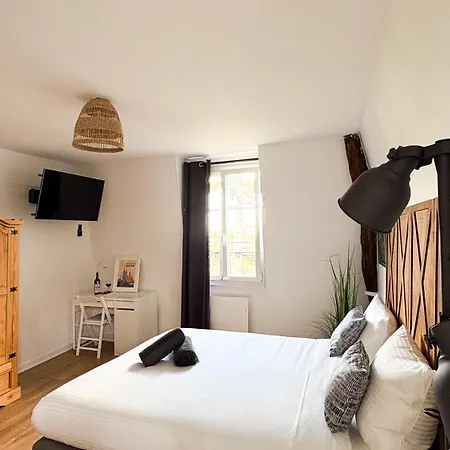 - Locations Climatisees Dans Maison De Charme Lejlighed