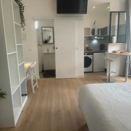 Apartment - Locations Climatisees Dans Maison De Charme *