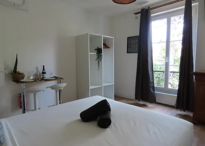 Apartment - Locations Dans Maison De Charme Sceaux (Hauts-de-Seine)