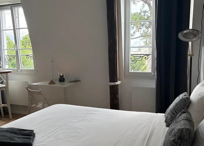 - Locations Dans Maison De Charme 아파트 *