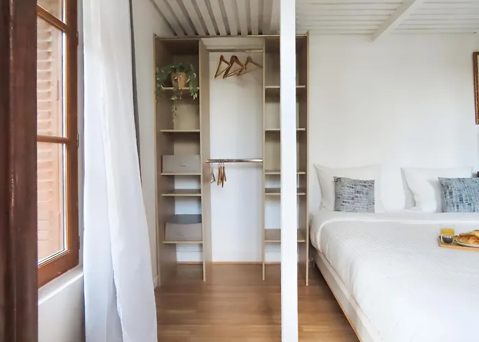 Apartment - Locations Dans Maison De Charme Sceaux (Hauts-de-Seine)