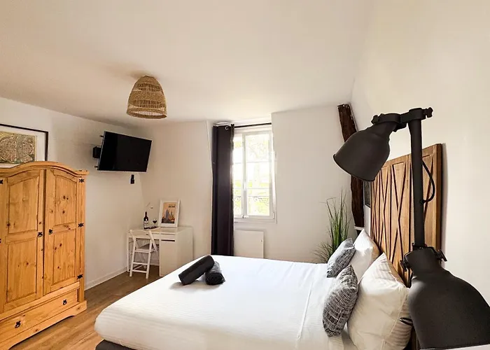 - Locations Dans Maison De Charme 아파트